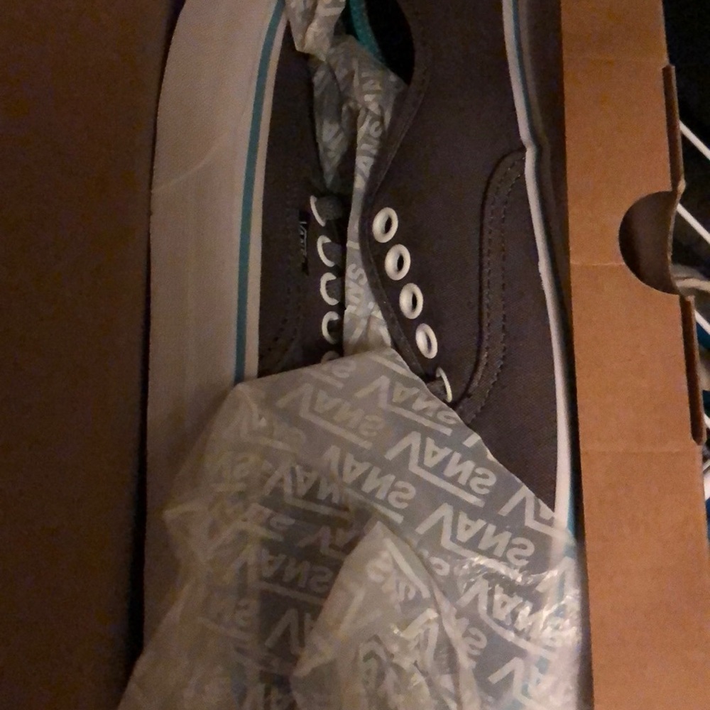Vans - Picture 2 of 3
